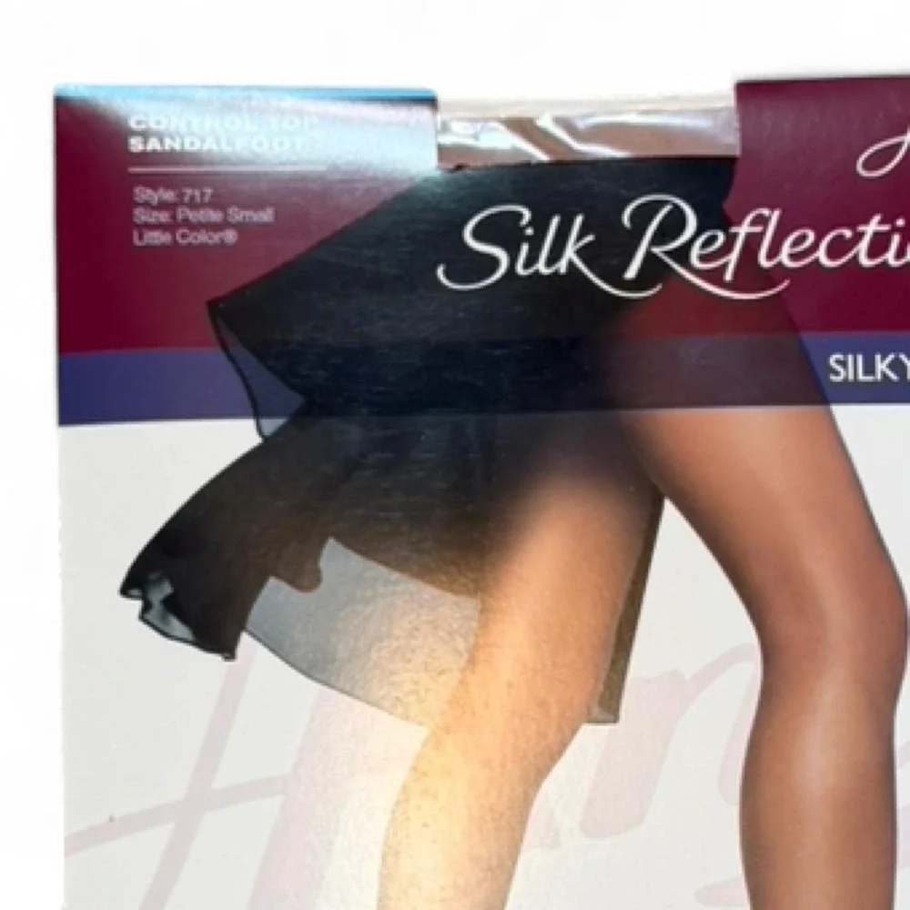 Vintage 90s‎ Hanes Silk Reflections Silky Sheer Control Top Sandalfoot Pantyhose